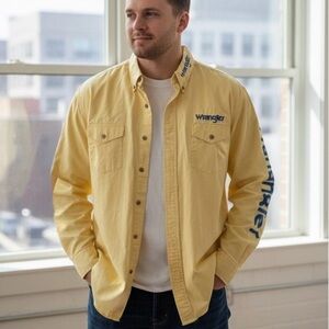 Wrangler Men's Light Yellow Shirt